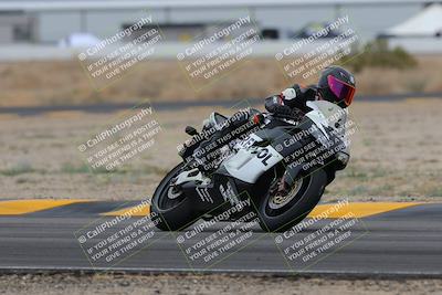 media/Jan-14-2023-SoCal Trackdays (Sat) [[497694156f]]/Turn 4 Set 2 (1030am)/